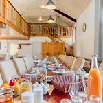 Le Chateau-ferme De Laval : La Grange Дом отдыха